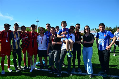 15-21 Mayıs Gençlik Haftası etkinlikleri kapsamında futbol müsabakası organize edildi 